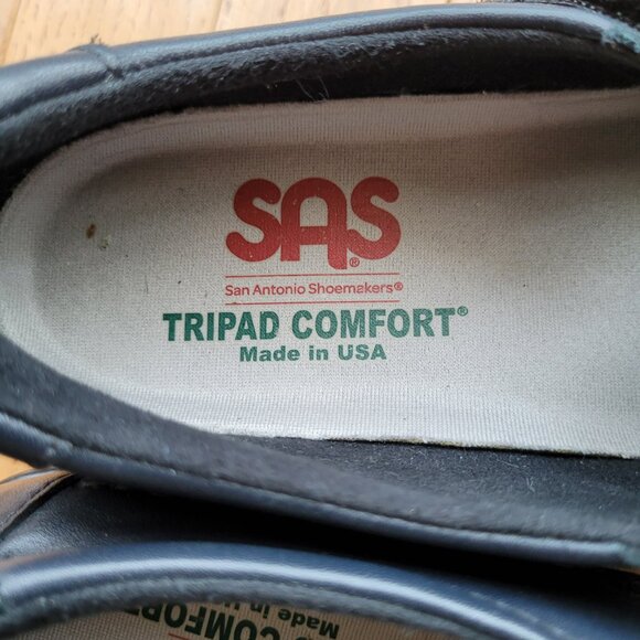 SAS Navy Blue Leather Flats - Picture 6 of 14